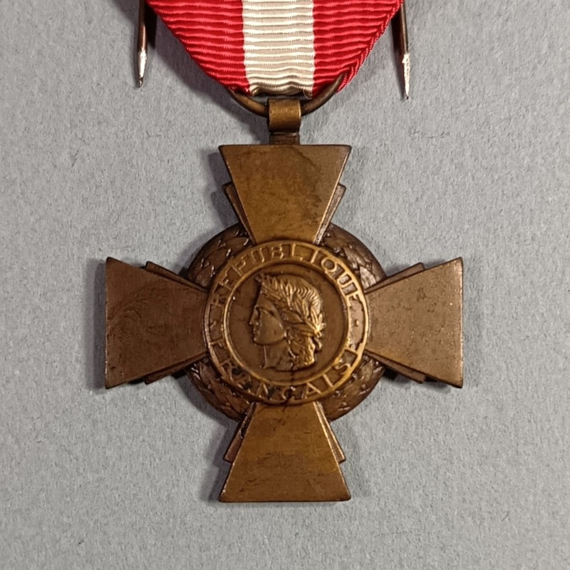 FRANCE MEDAILLE CROIX DE LA VALEUR MILITAIRE AVEC UNE CITATION FRENCH CROSS FOR MILITARY VALOR